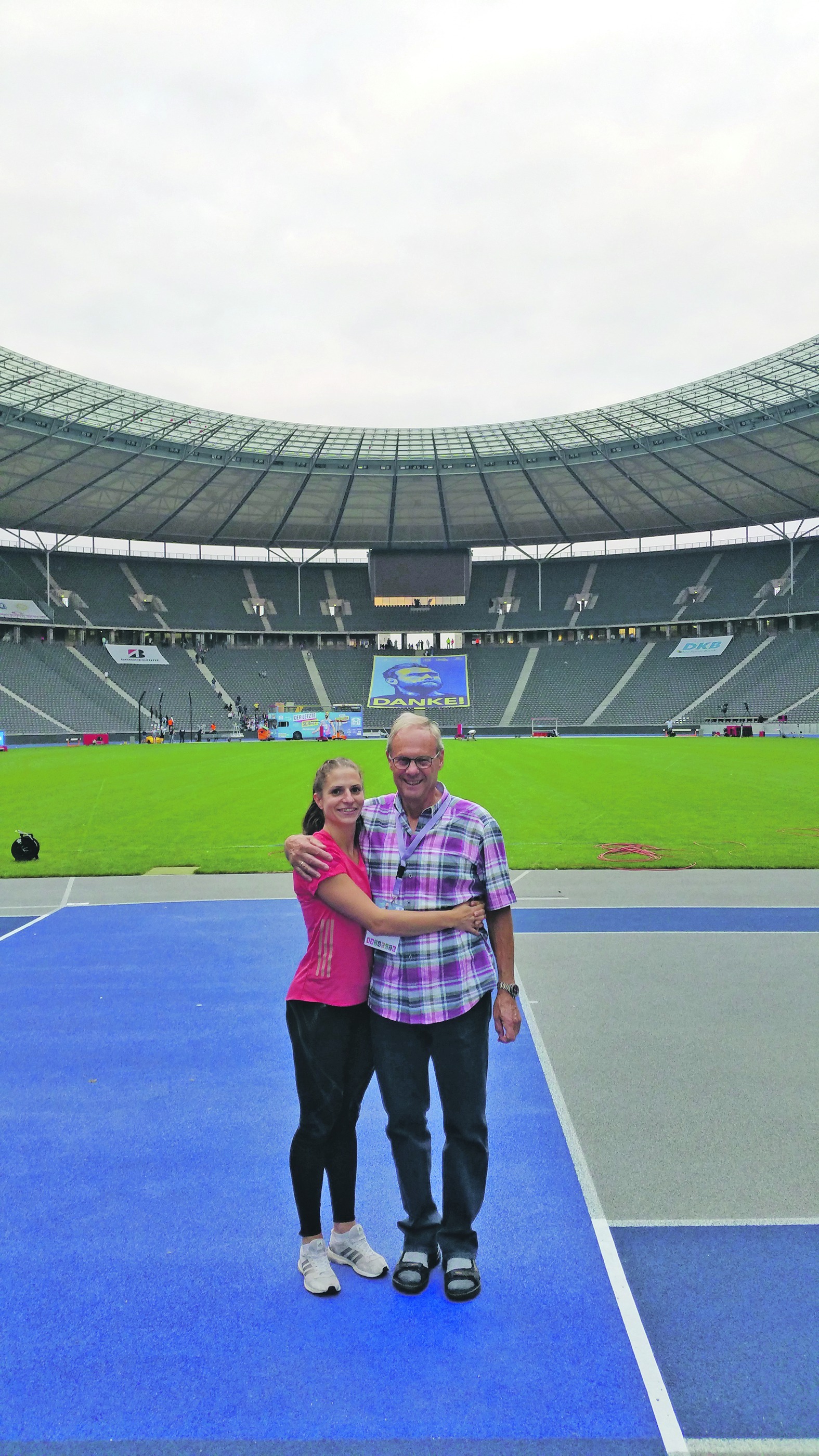 Nadine Hildebrand mit ihrem Trainer Werner Späth. Bilder: z