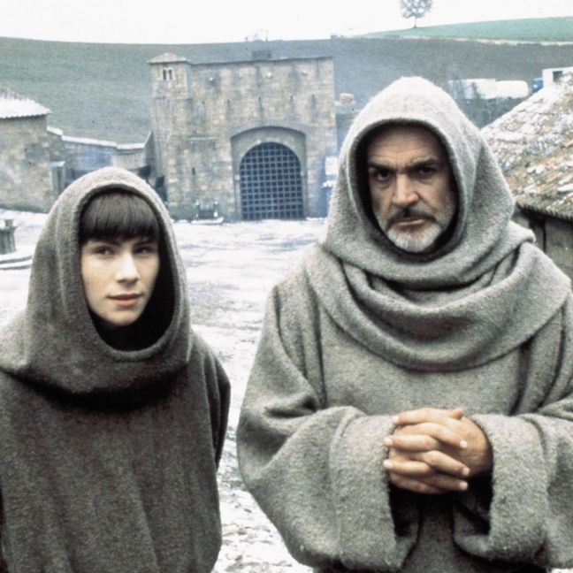 Christian Slater und Sean Connery ermitteln im Mittelalter-Krimi „Der Nam der Rose“ nach dem Roman von Umberto Eco.   Bild: z