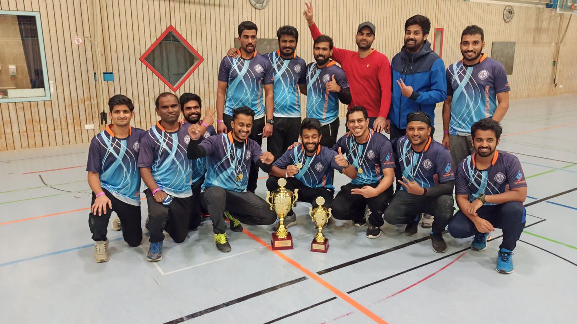 In den zwei Jahren unter dem Dach des TSV Malmsheim konnten die Mitglieder der Chricket-Abteilung bereits zwei Pokal gewinnen. Bild: Holzapfel