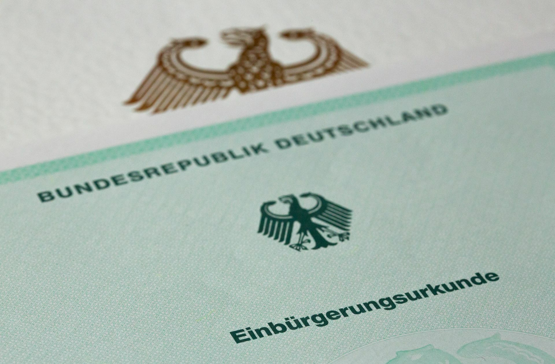 Ab wann können Einwanderer den deutschen Pass bekommen? Hier soll es neue Regeln geben.