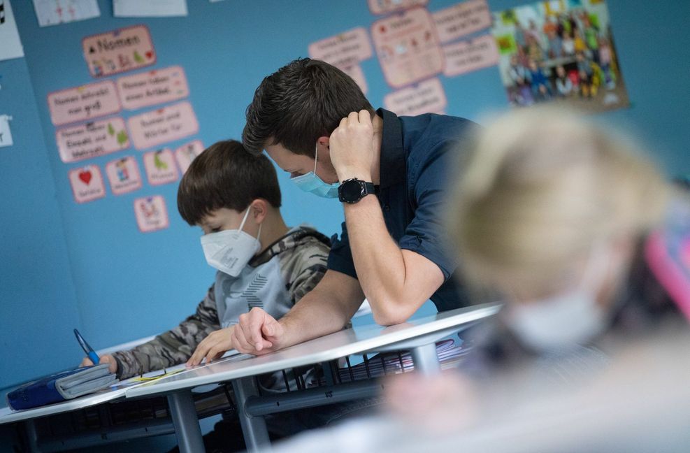Wegen Corona haben viele Schüler Lerndefizite.   Jetzt soll es nicht mehr nur in der Schulzeit, sondern auch in den Ferien Chancen zum Aufholen geben.