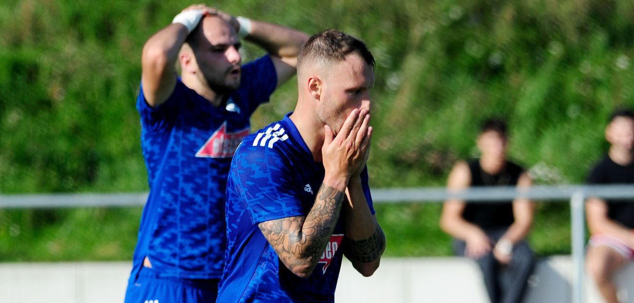 Endrit Syla (links) und Bastian Bothner können es nicht fassen.Bild: Photostampe