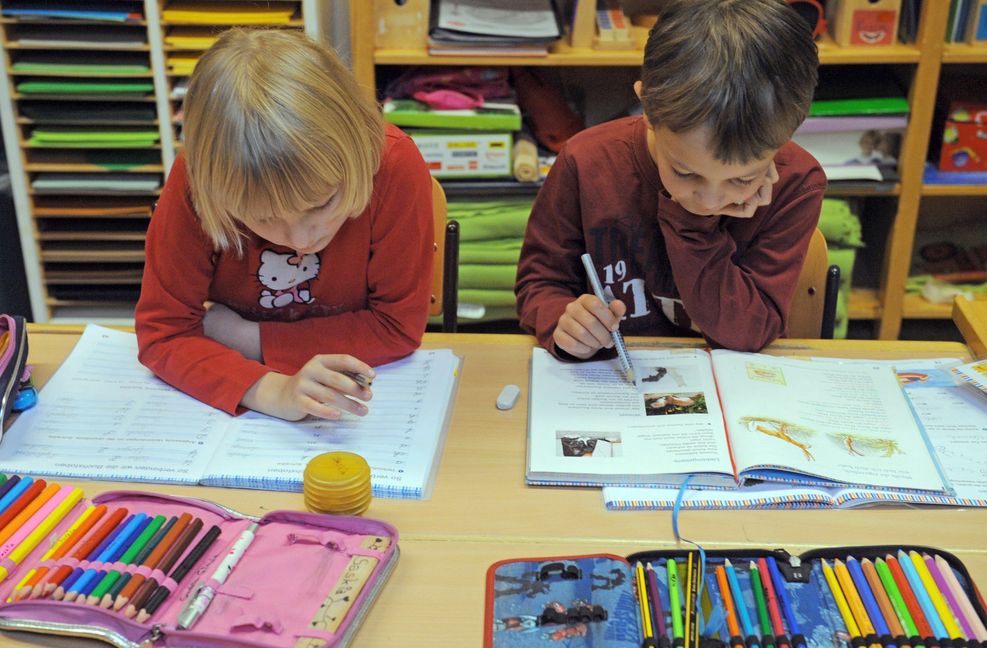 Ganztagsbetreuung gibt es an vielen Grundschulen  schon. Der  geplante Rechtsanspruch  ist jedoch ein Kraftakt, an dessen Umsetzung es Zweifel gibt.