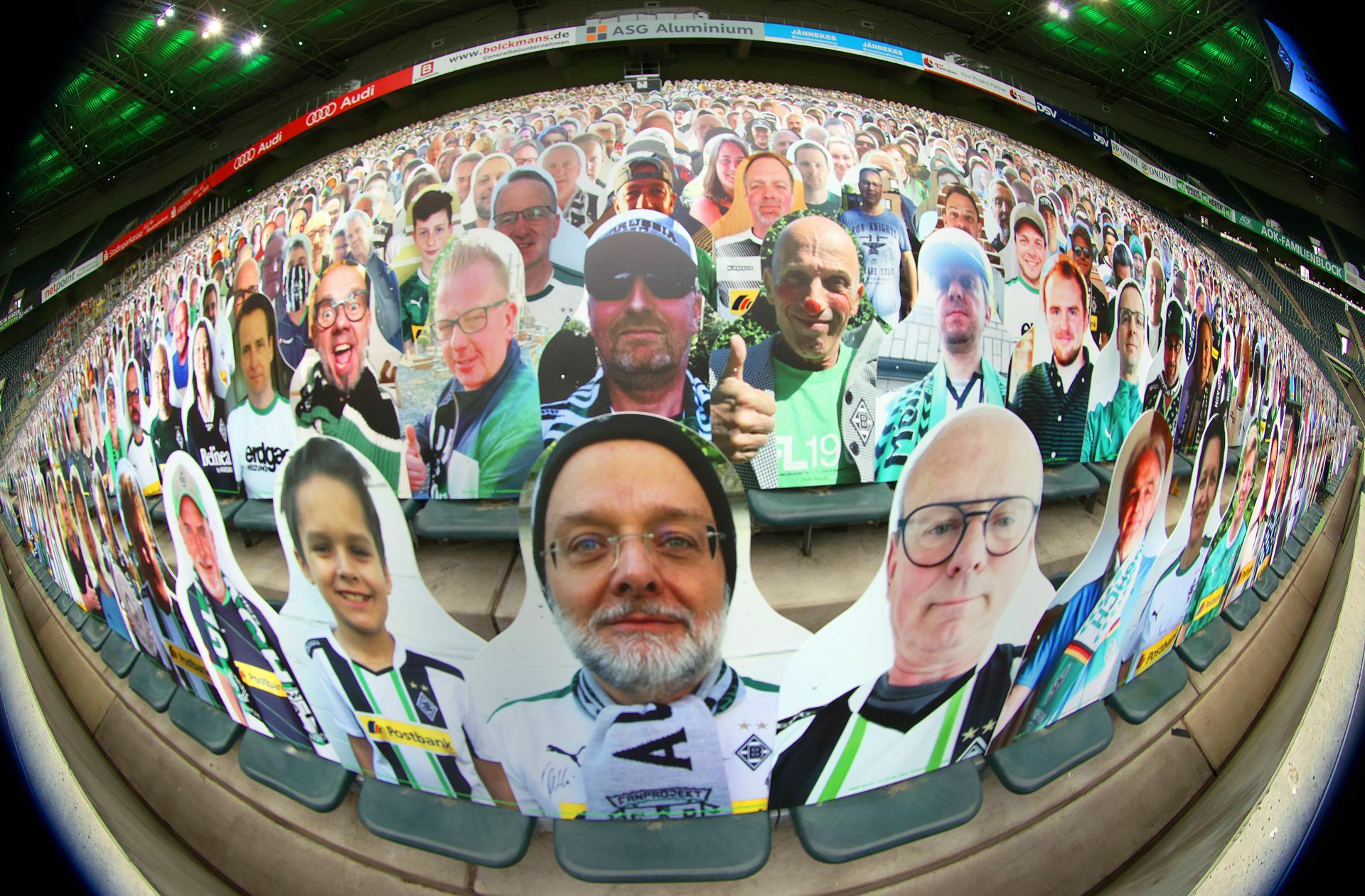 In Gladbach wurden die Ränge zuletzt mit Pappkameraden gefüllt – in der neuen Saison sollen in den Stadien wieder echte Fans zuschauen dürfen.