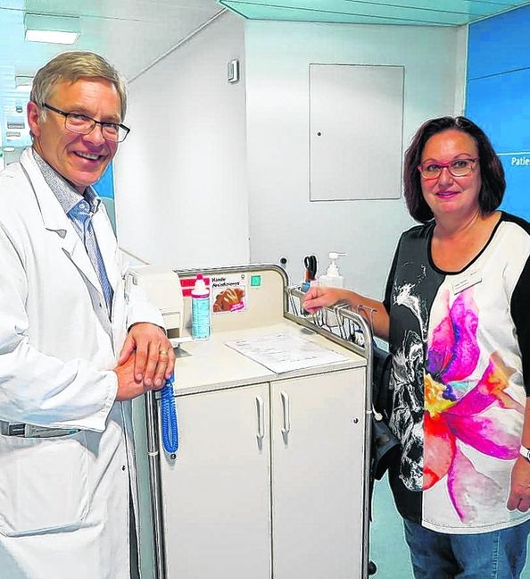 Dr. med. Karl-Michael Reinauer, Leiter der Altersmedizin im Sindelfinger Klinikum und Patientenbegleiterin Ulrike Herlitze. Bild: Groß
