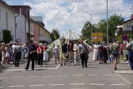 Ein bunter Festumzug zog durch die Straßen Schönaichs.