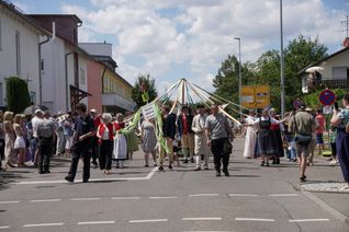 Ein bunter Festumzug zog durch die Straßen Schönaichs.