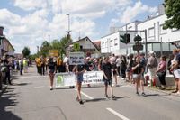 Ein bunter Festumzug zog durch die Straßen Schönaichs.