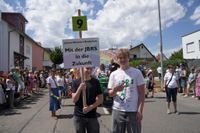 Ein bunter Festumzug zog durch die Straßen Schönaichs.