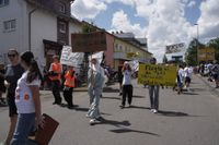 Ein bunter Festumzug zog durch die Straßen Schönaichs.