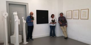 Die Künstler vor ihren Werken (von links): Jochen Meyder, Anne-Christine Klarmann und Jürgen Klugmann.