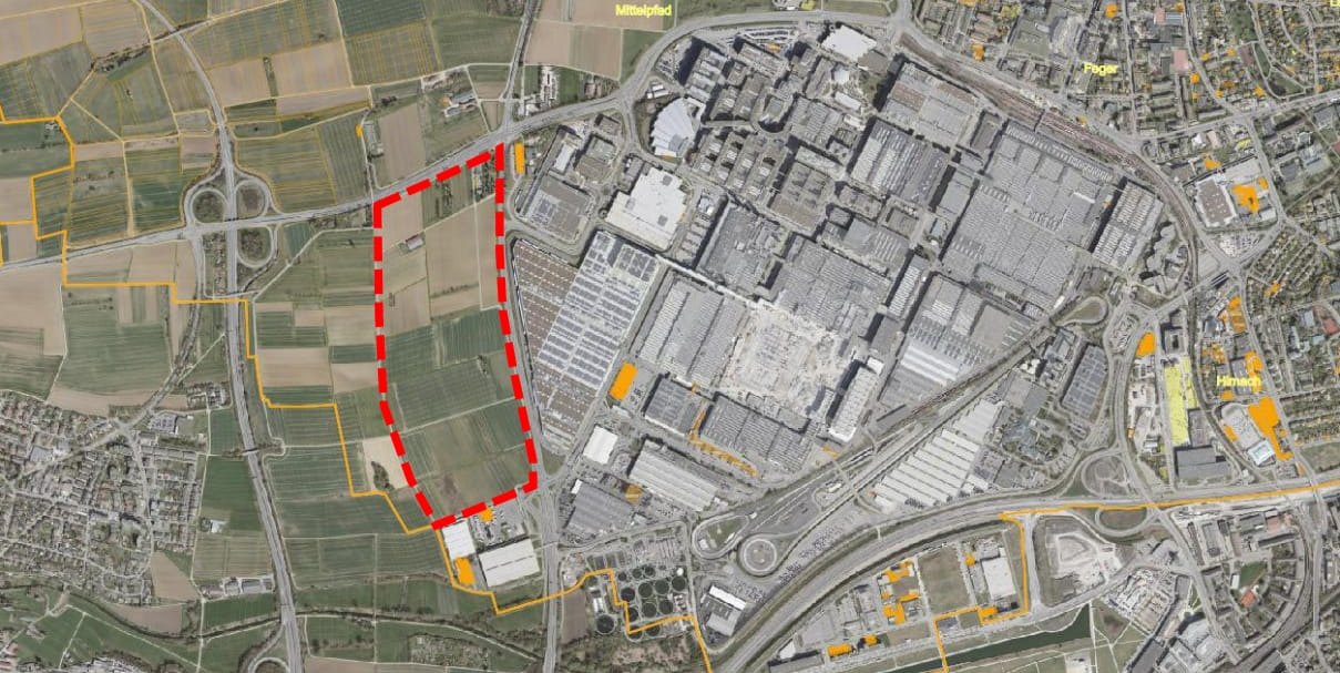 Hier soll das neue Gewerbe- und Industriegebiet entstehen. Das Luftbild zeigt das Mercedes-Werk Sindelfingen. An das Areal grenzt direkt die Factory 56 an.