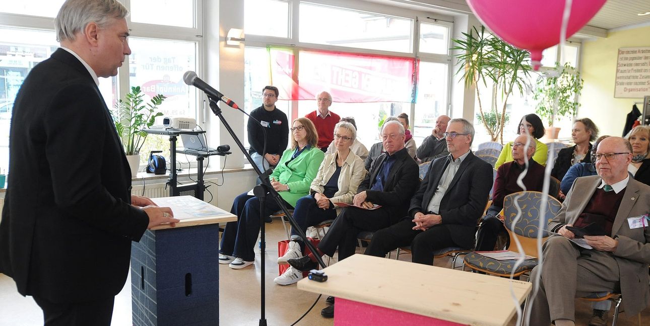 Weihbischof Matthäus Karrer hielt den Festvortrag bei der feierlichen Coworking Space-Eröffnung in Böblingen.
