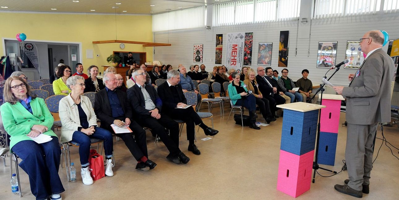 Dekan Anton Feil präsentierte das Leitbild des Dekanats und stellte einen Zusammenhang zum Coworking Space her.