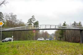 Die Radbrücke über die Böblinger Panzerstraße ist auch ein Teil der Radwege-Offensive des Landes. 	Bild: Dettenmeyer
