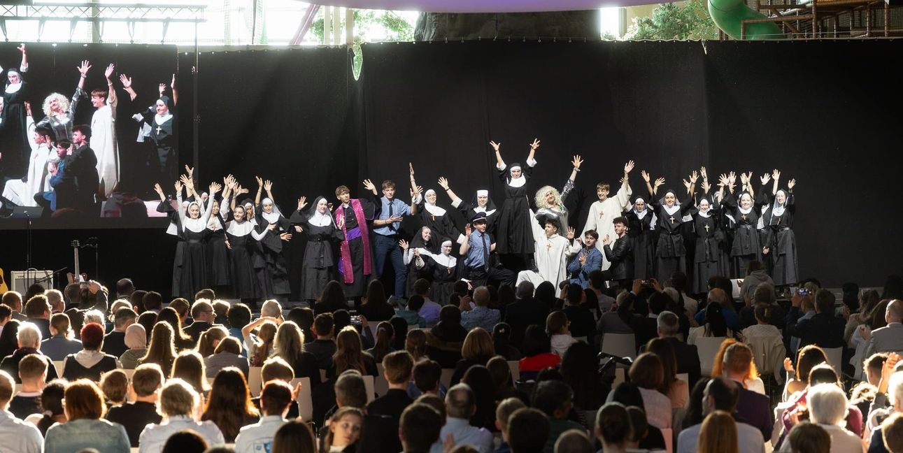 Das Goldberg-Gymnasium spielt Ausschnitte aus dem Musical „Sister Act“.