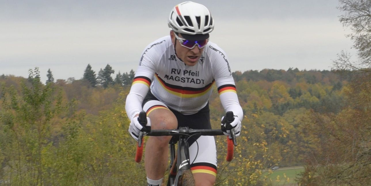 Hannes Genze vom RV Pfeil Magstadt: Der Deutsche Cross-Meister der Altersklasse Masters 2 fuhr bei der Querfeldeinweltmeisterschaft der Senioren auf Platz vier.