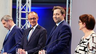 Markus Söder (l-r) (CSU), Friedrich Merz (CDU),  Lars Klingbeil und Saskia Esken (beide SPD), geben eine Pressekonferenz  zur Vorstellung des Koalitionsvertrages