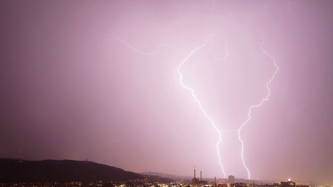 In Baden-Württemberg sind im vergangenen Jahr wieder weniger Blitze eingeschlagen.