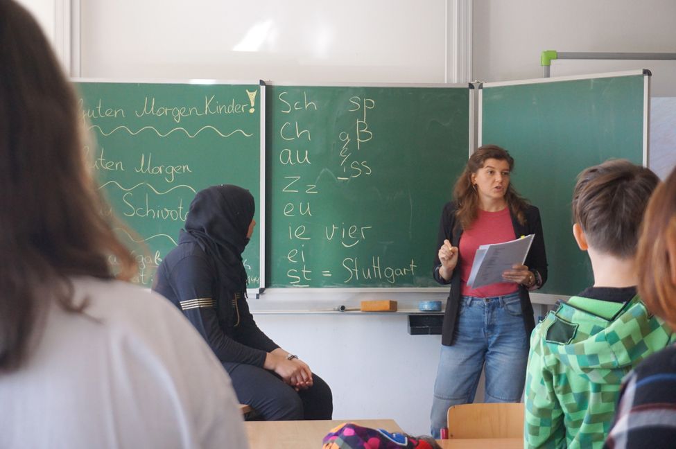 Lehrerin Katharina Schivotenko beim Unterricht an der Eichendorffschule. Bild: Greck