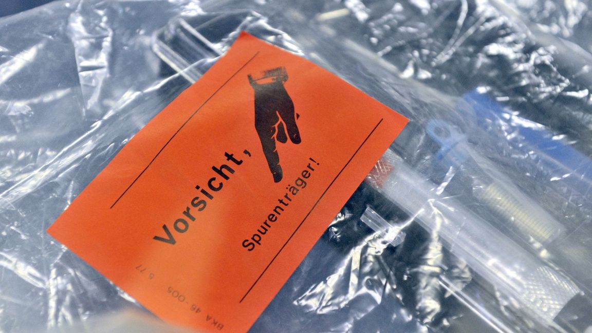 Aktuell muss der Betroffene über eine Durchsuchung informiert werden – und hat das Recht, dabei zu sein.