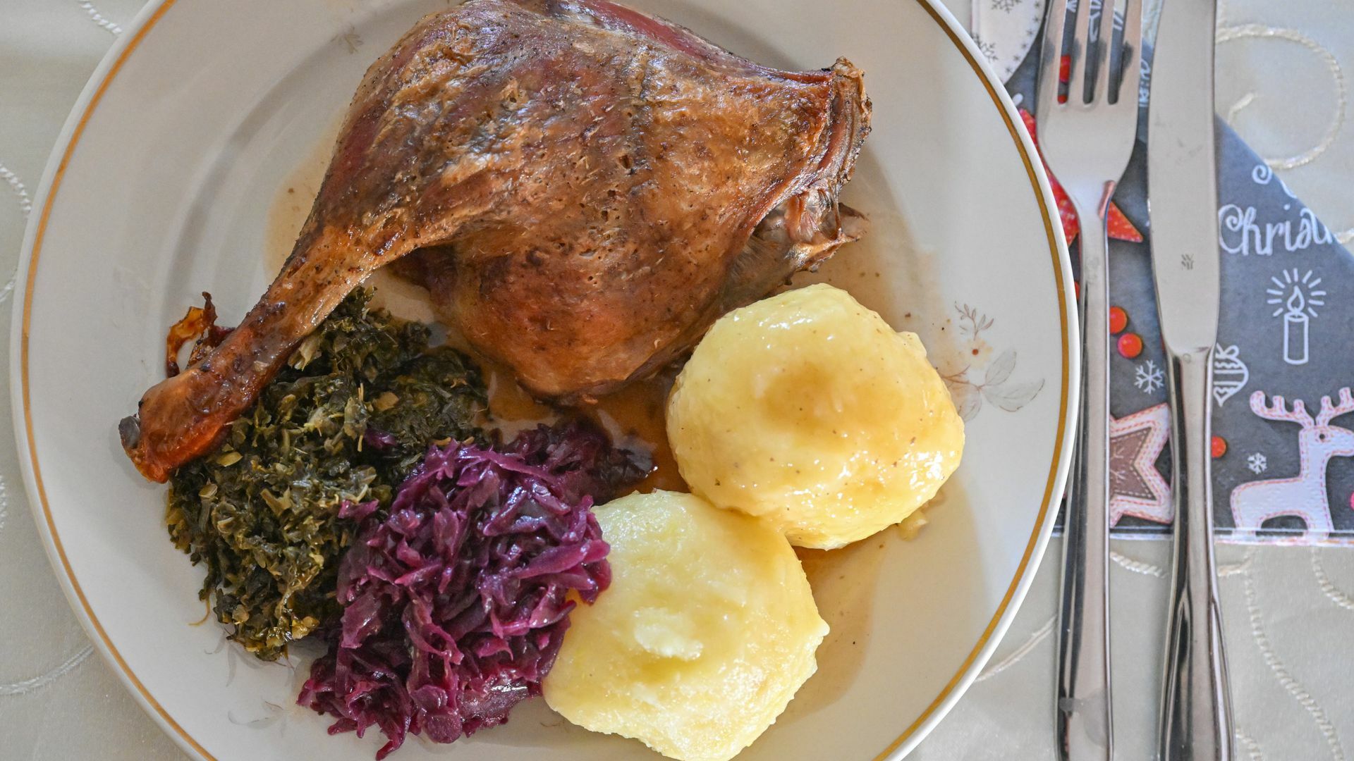 Weihnachtsfeiern in Restaurants und Gasthäusern sind derzeit  gefragt. Doch viele Wirte sehen mit Sorgen auf das kommende Jahr.