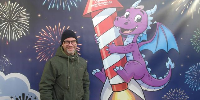 Bei Joachim Berner läuft auch in diesem Jahr der Absatz von allerlei Böllern und Raketen hervorragend.