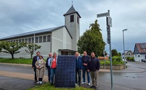 Von links: Thomas Riesch (Gärtringer Bürgermeister), Andrea Mink (Architekturbüro Mink), Dr. Karl Peter Hoffmann (Geschäftsführer Stadtwerke Sindelfingen), Franziska Rembold (Projektteam und Mesnerin), Projektleiter Markus Dieckmann, Klaus Mayer (Vorsitzender des Kirchengemeinderates), Dionisis Papoutsogiannopoulos (Technisches Anlagen- und Regulierungsmanagement bei den Stadtwerken Sindelfingen).