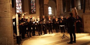 Der Sindelfinger kammerchor singt.