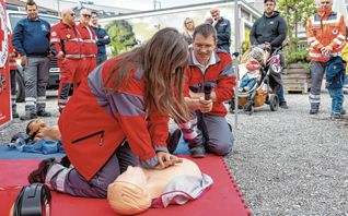 Demonstrationen gehören mit zum Angebot am Tag der Reanimation.
