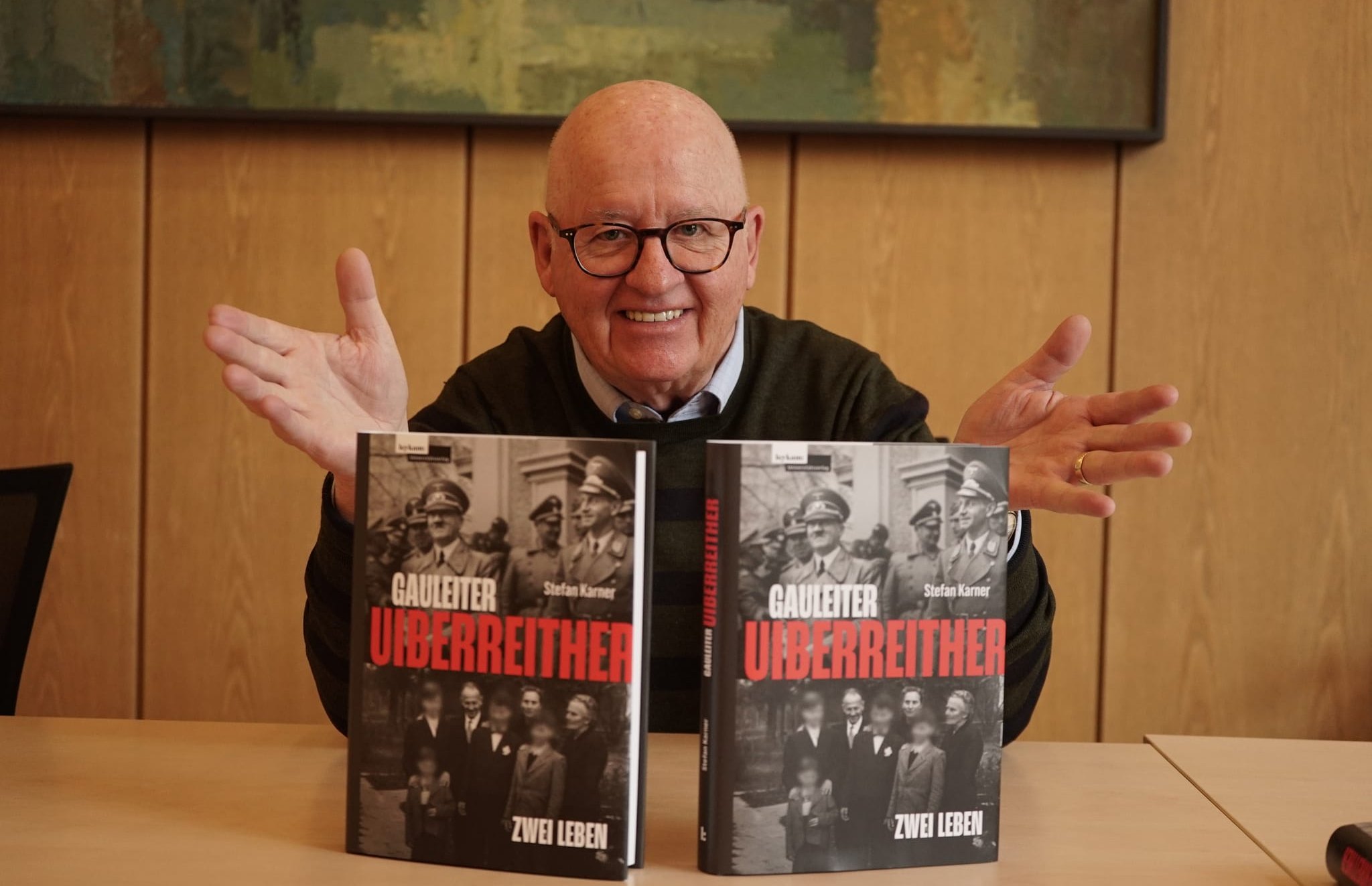 Stefan Karner mit seiner Biografie des in Sindelfingen unerkannt lebenden Ex-Gauleiters Uiberreither.