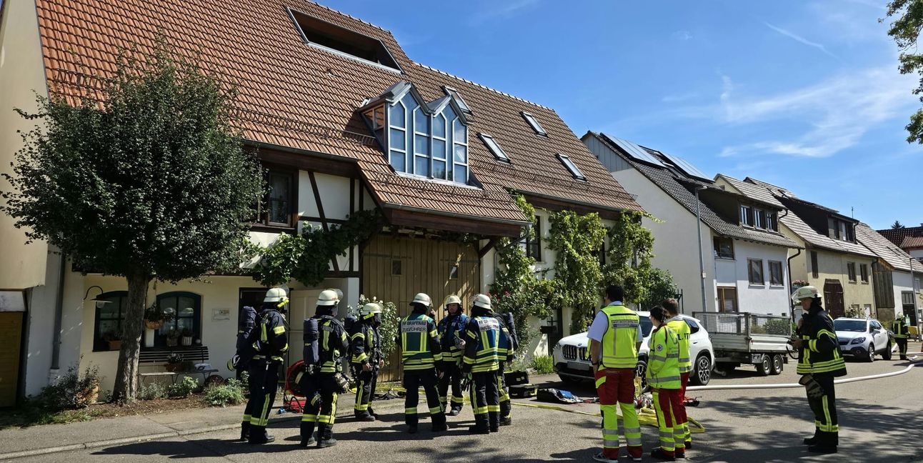 Am Samstagmittag musste die Grafenauer Feuerwehr in die Döffinger Rosenstraße ausrücken