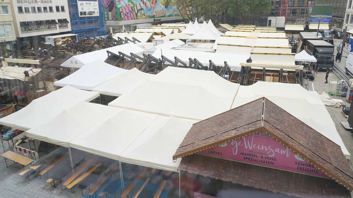 Nach dem Messeranschlag von Solingen mit drei Toten soll das geplante Weindorf in der Stuttgarter Innenstadt durch schärfere Vorgaben besser gegen einen  möglichen Messerangriff geschützt werden.