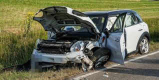 Offenbar ist der Fahrer schwer verletzt. Bild: SDMG / Dettenmeyer