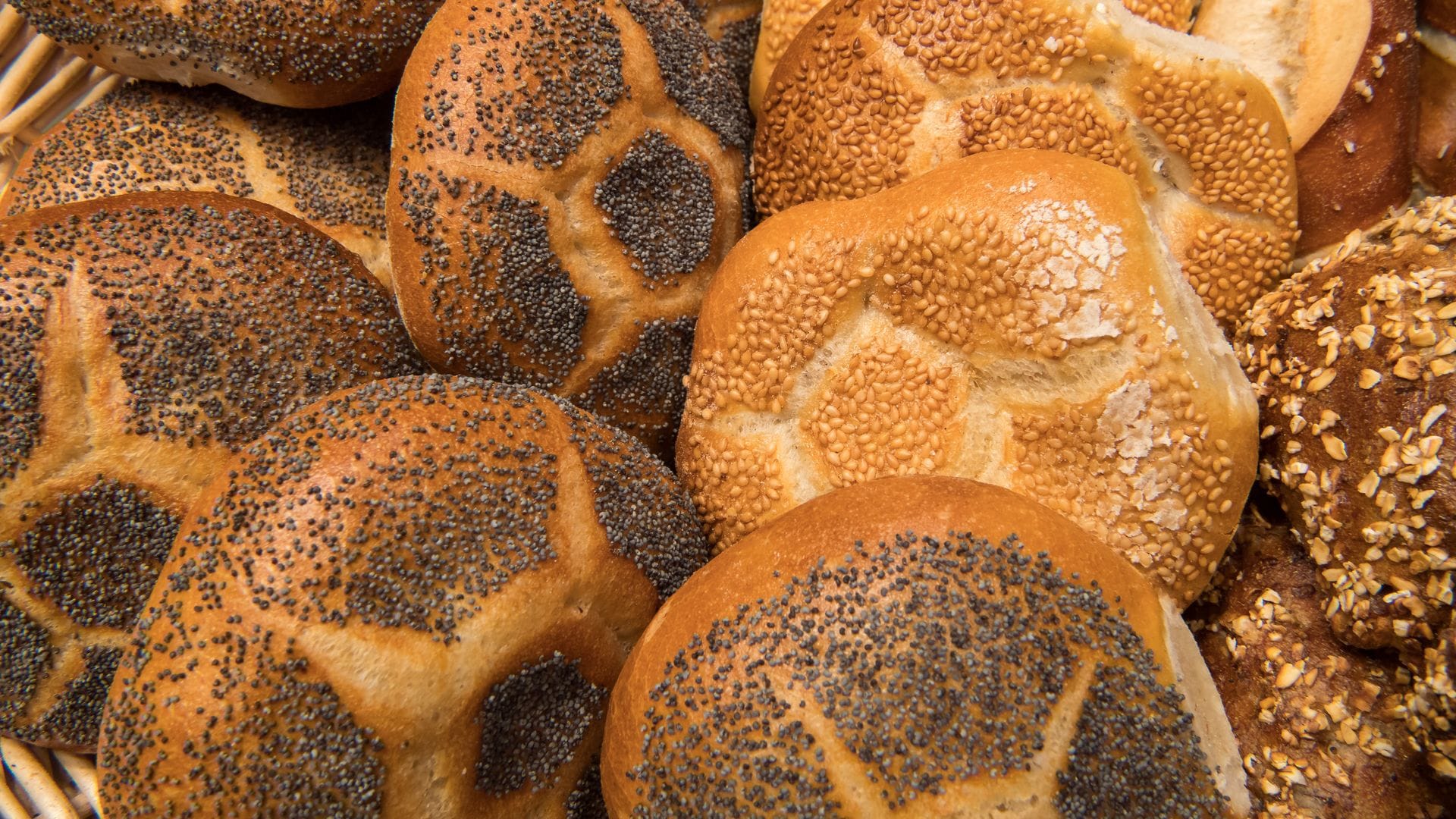 Nach dem Arbeitszeitgesetz dürfen Bäckereien bisher an Sonn- und Feiertagen bis zu drei Stunden Backwaren herstellen und liefern. (Symbolbild)