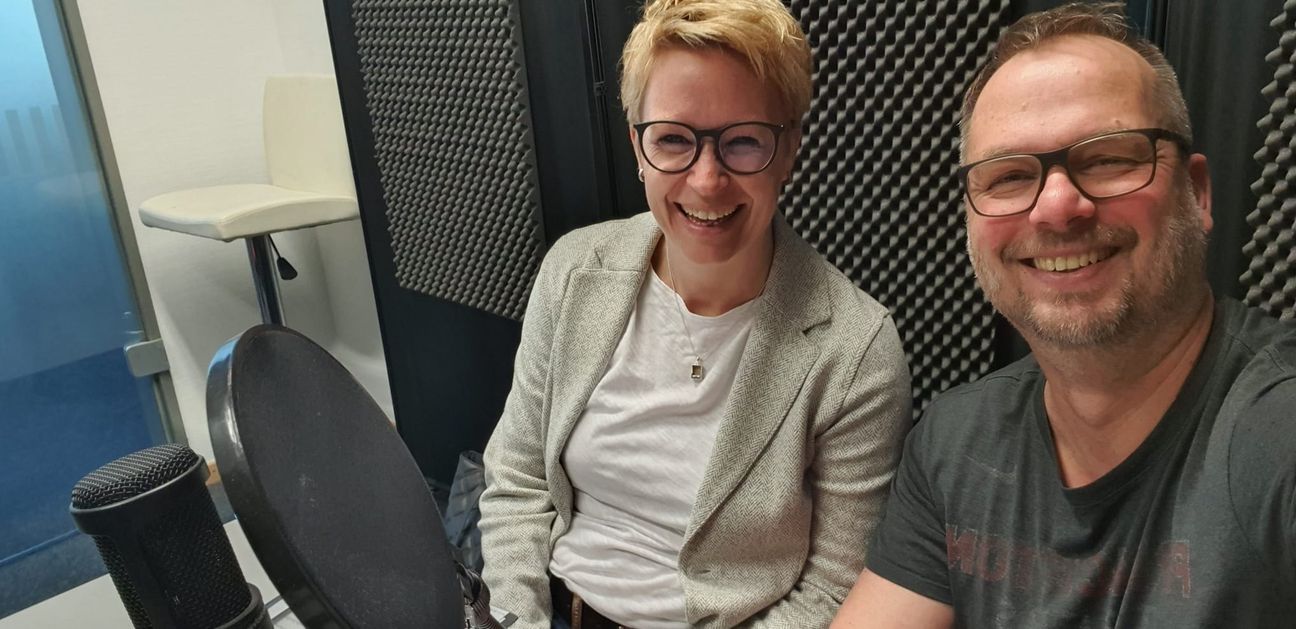Katrin Finkelnburg und Jürgen Wegner beim Podcast.