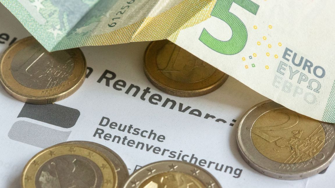 Die Festlegung der Beitragsbemessungsgrenze ist an die Entwicklung von Löhnen und Gehältern gekoppelt. (Symbolbild)