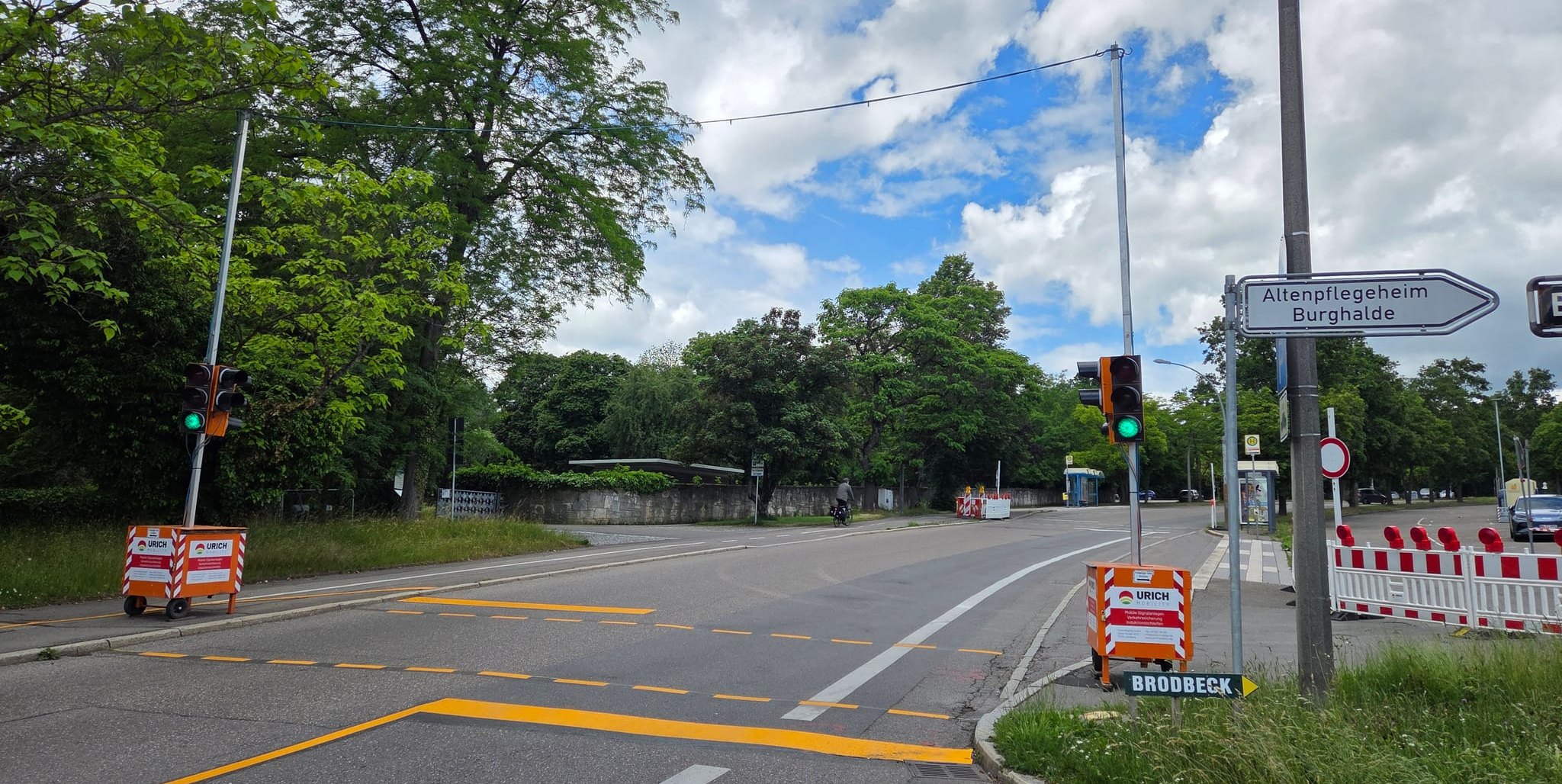 Eine mobile Ampel soll für Sicherheit sorgen.