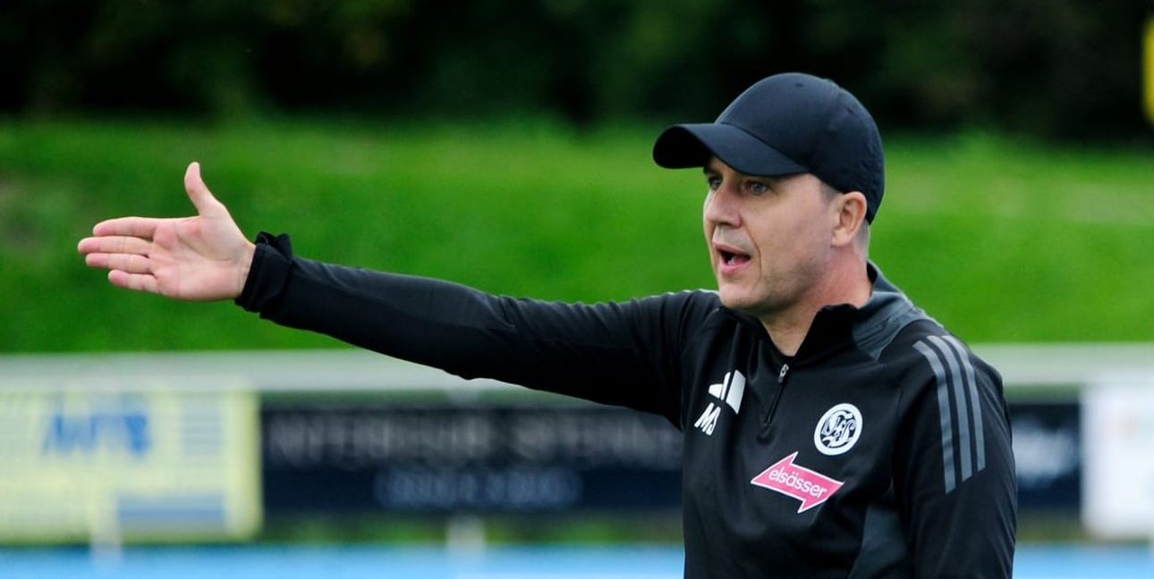 Trainer Maik Schütt rechnet in Bernhausen mit einem heißen Tanz.Bild: Photostampe