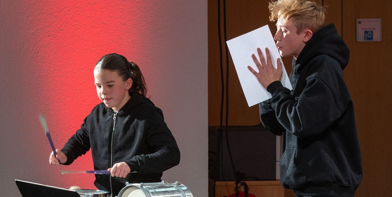 Antonia Körber mit ihrem Duett-Partner Florenz Richter bei der „Jugend musiziert“-Soiree.