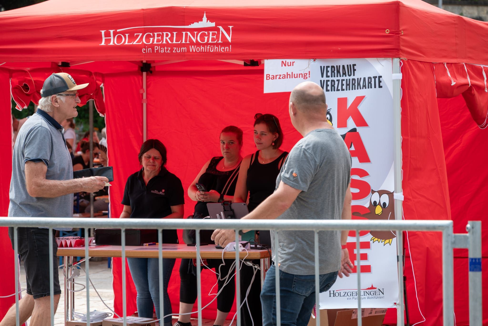 Buntes Treiben auf dem Holzgerlinger Stadtfest.