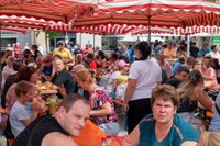 Buntes Treiben auf dem Holzgerlinger Stadtfest.