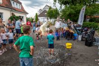 Buntes Treiben auf dem Holzgerlinger Stadtfest.