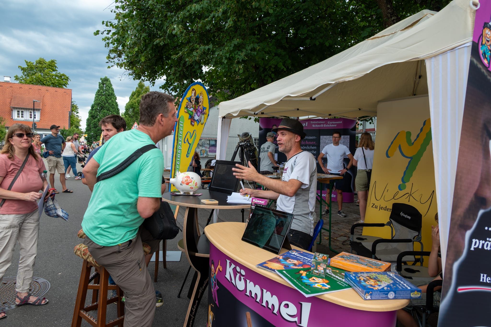 Buntes Treiben auf dem Holzgerlinger Stadtfest.