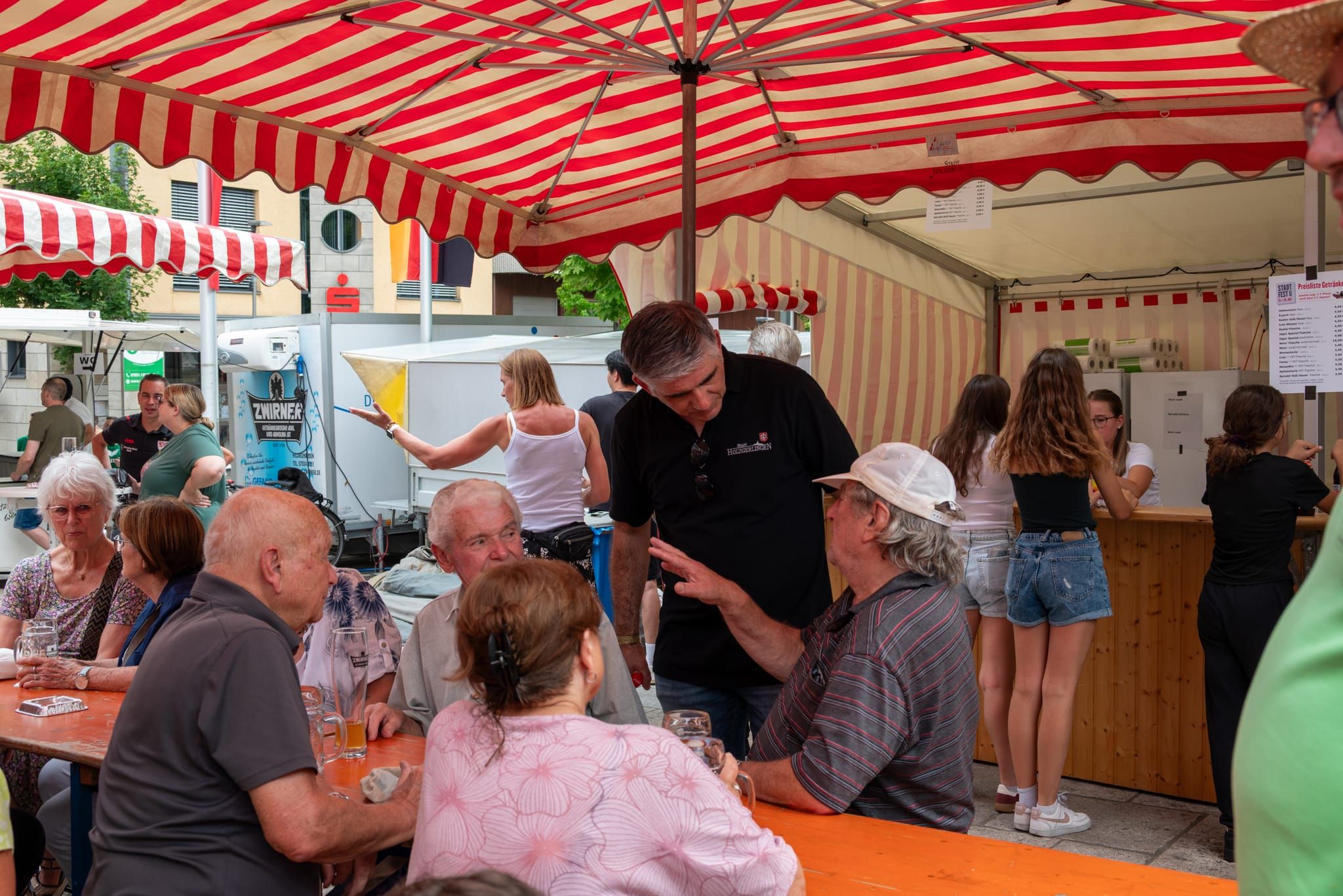 Buntes Treiben auf dem Holzgerlinger Stadtfest.