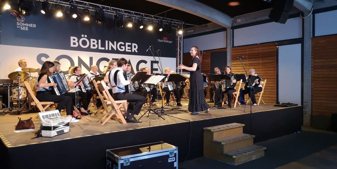 Der Harmonika-Spielring Böblingen spielt am Sonntag in der Stadtkirche.