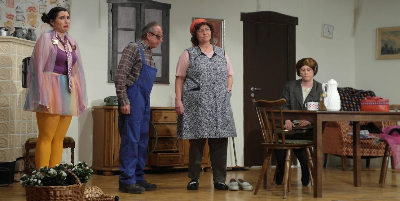 Überzeugen auf der Bühne: Stephanie Eberhardt, Günter Moroff, Sigrid Schmid, Tanja Magenau (von links).