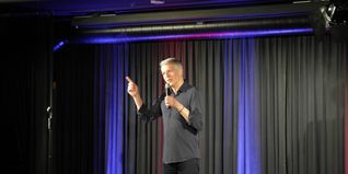 Einer geht noch: Johannes Flöck im restlos ausverkauften Böblinger Alten Amtsgericht.