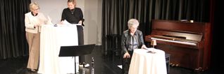 Im Sindelfinger Theaterkeller laufen die Proben für „Eine lyrisch-musikalische Hommage à Mascha Kaléko (1907 - 1975)“ vom Theaterensemble Sindelfingen mit Sabine Duffner, Maria Wunder und Sarah Kupke (von links) auf Hochtouren, die am 11. Dezember Premiere feiert und an fünf weiteren Terminen zu sehen ist - die ersten beiden Vorstellungen sind bereits ausverkauft, für die restlichen vier gibt es noch Karten.