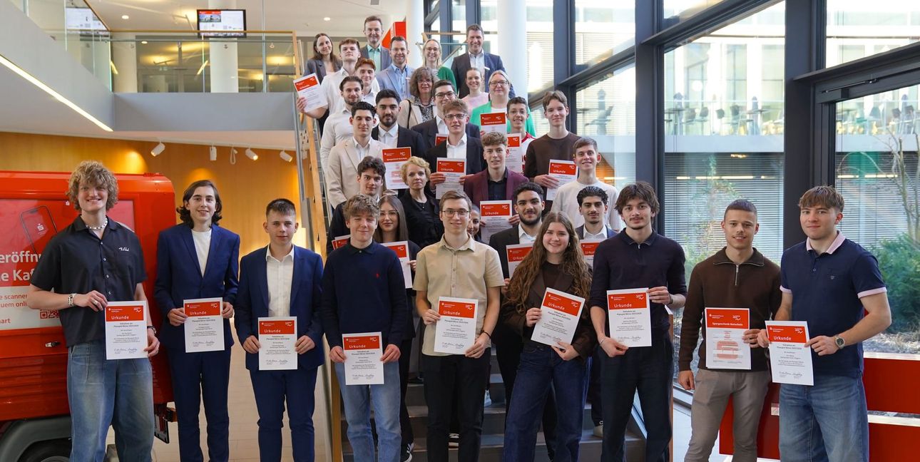 Gemeinsames Gruppenbild bei der Kreissparkasse Böblingen.